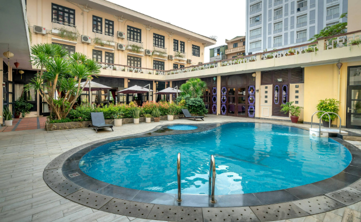 ways to grow your pool building business